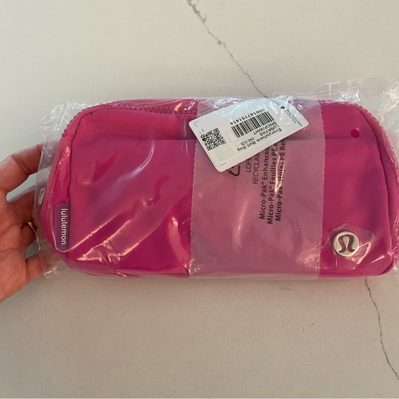***LAST ONE!!!**LULULEMON 1L EVERYWHERE BELT BAG IN SONIC PINK/WHITE - Picture 7 of 10